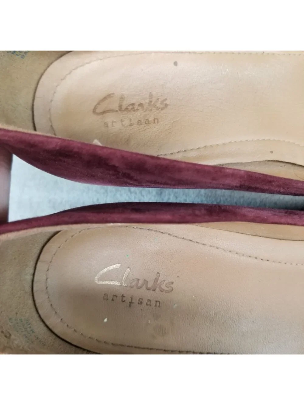 Clarks Shoes Womens Size 7.5 Burgundy Red Suede Ankle Strap Wedge *Read*